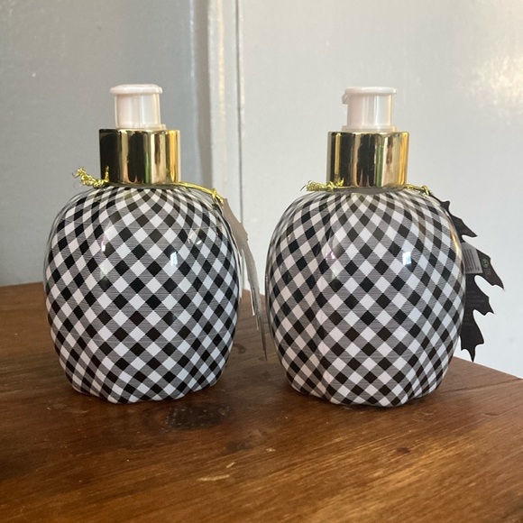 NWT 2- Maison De Base- Buffalo Check Pumpkin Sandalwood & OUD Scented Hand Soaps - Picture 7 of 17